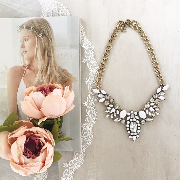 haveit.wearit.loveit Jewelry - White Statement Necklace